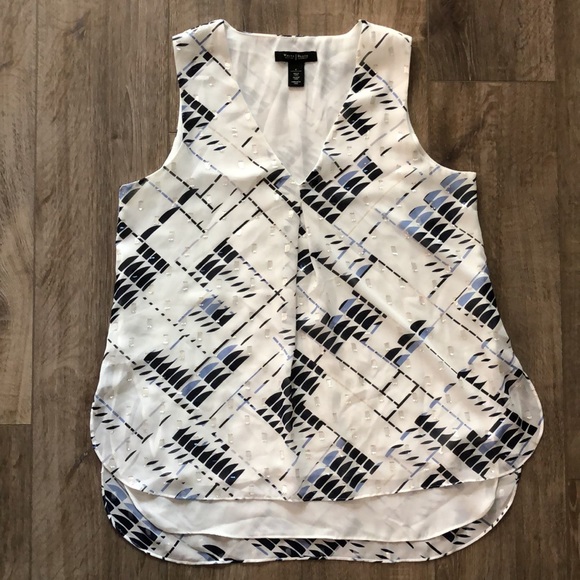 Like new! - WHBM Sleeveless Blouse - Picture 3 of 10